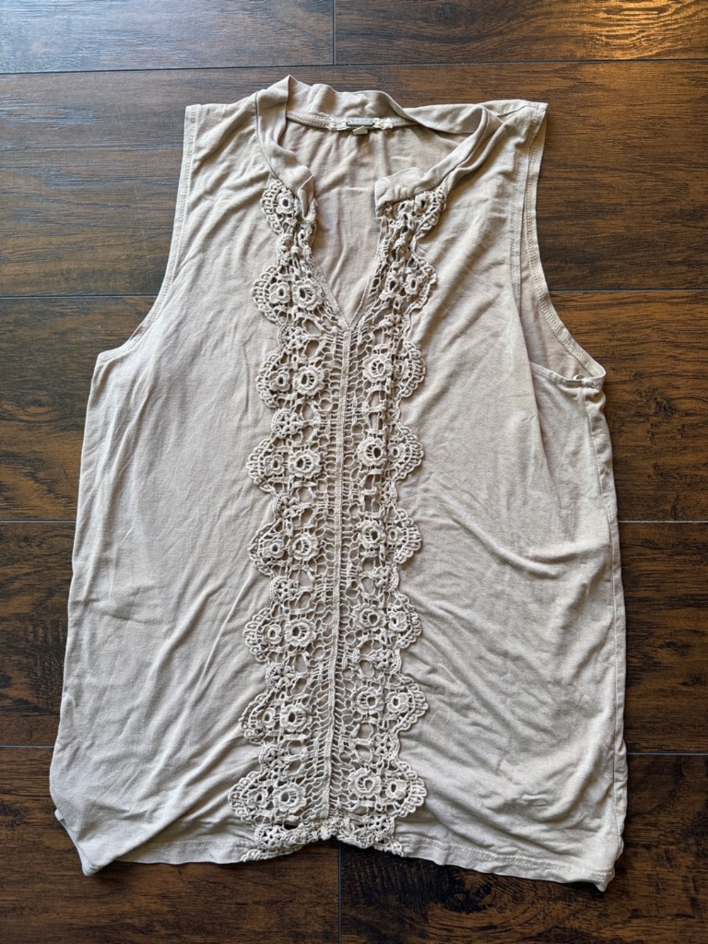 Gimmicks Sleeveless Crochet-Trim Tank Top - Beige size XL (U12)